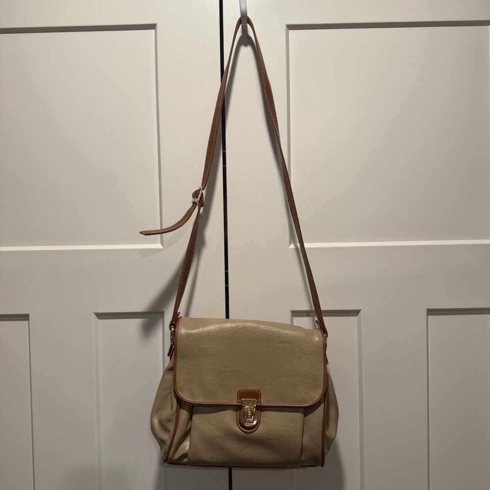 Mondani Elegant Cream Shoulder Bag